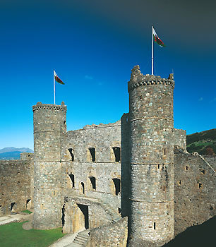 Harlech castle with welsh flags.jpg